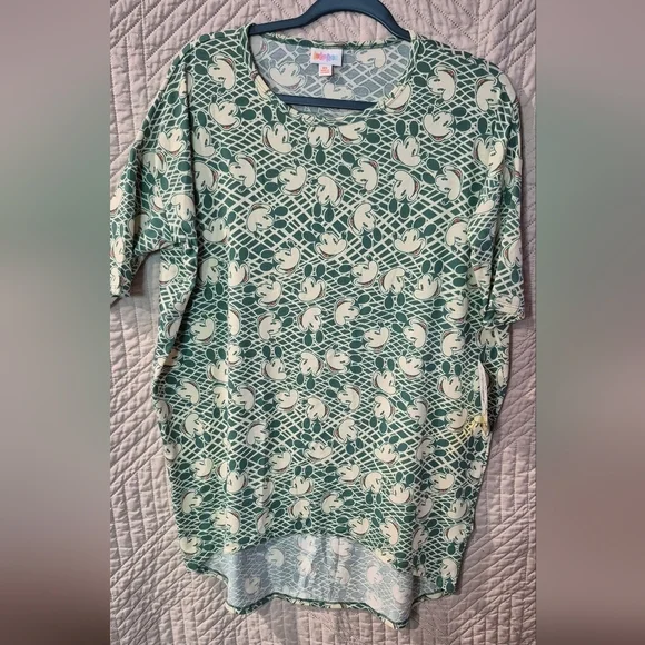 LuLaRoe Green and Cream Patterned Short Sleeve Top - Picture 1 of 3